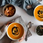 Angerichtete Kürbissuppe